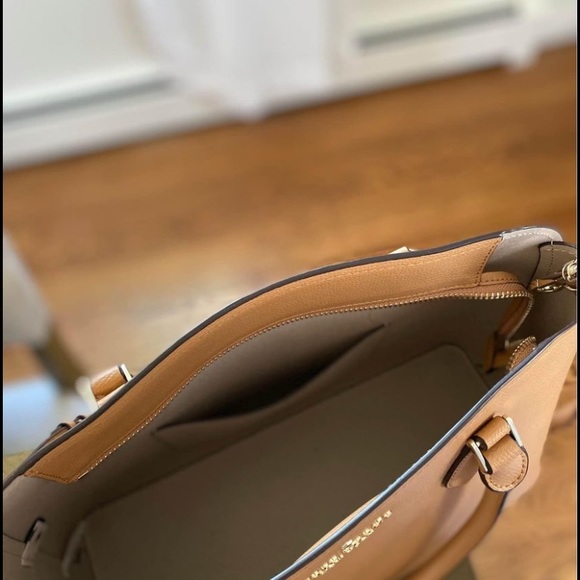 Kate spade tote and wallet - Picture 4 of 4